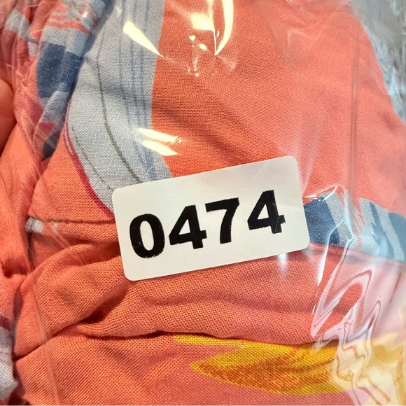 Patrons of Peace Colorful Lace Detail Garment - Picture 7 of 7